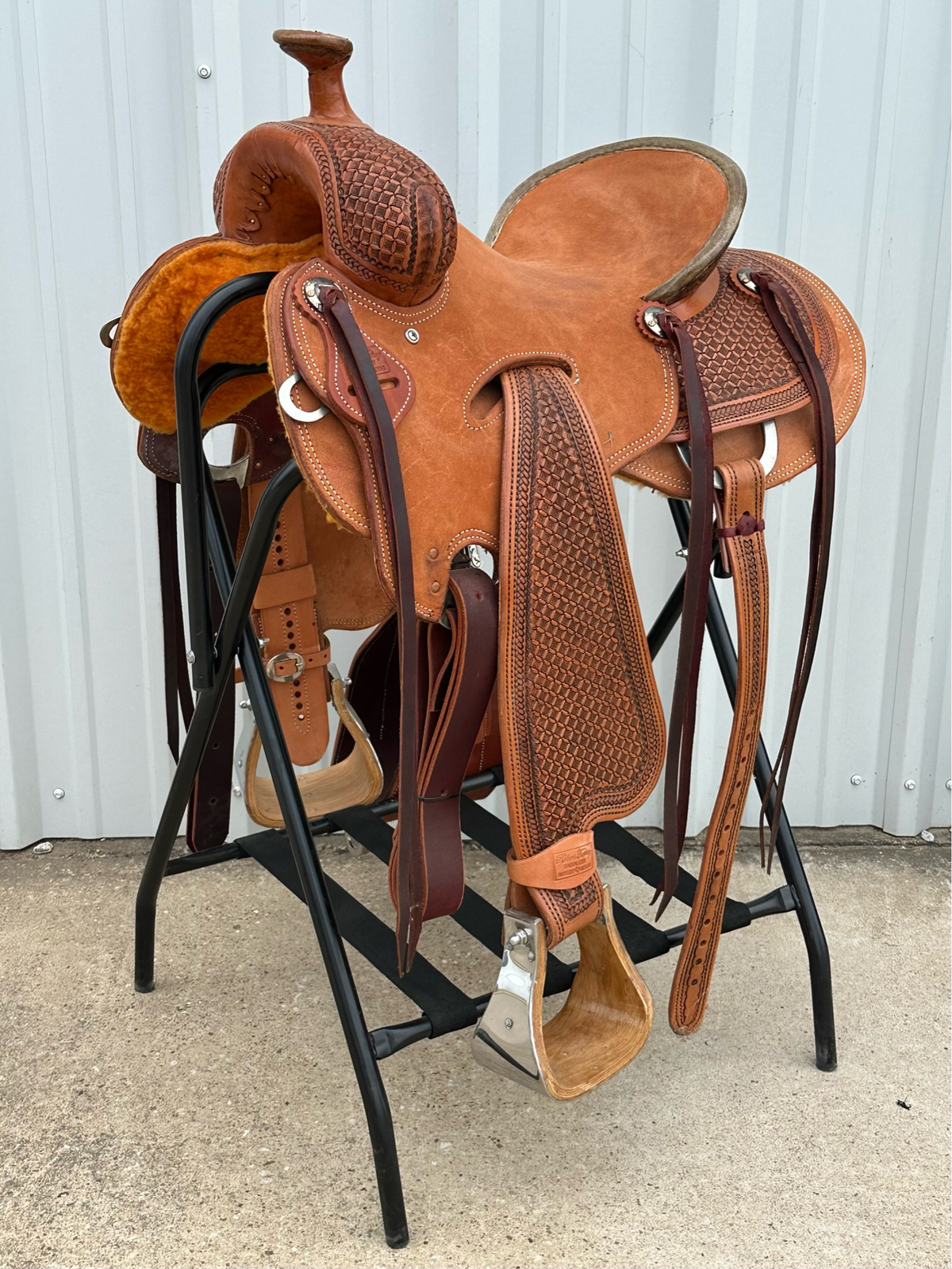 Robert Teskey Ranch Roping Saddle with a 14- inch Rough-out Seat