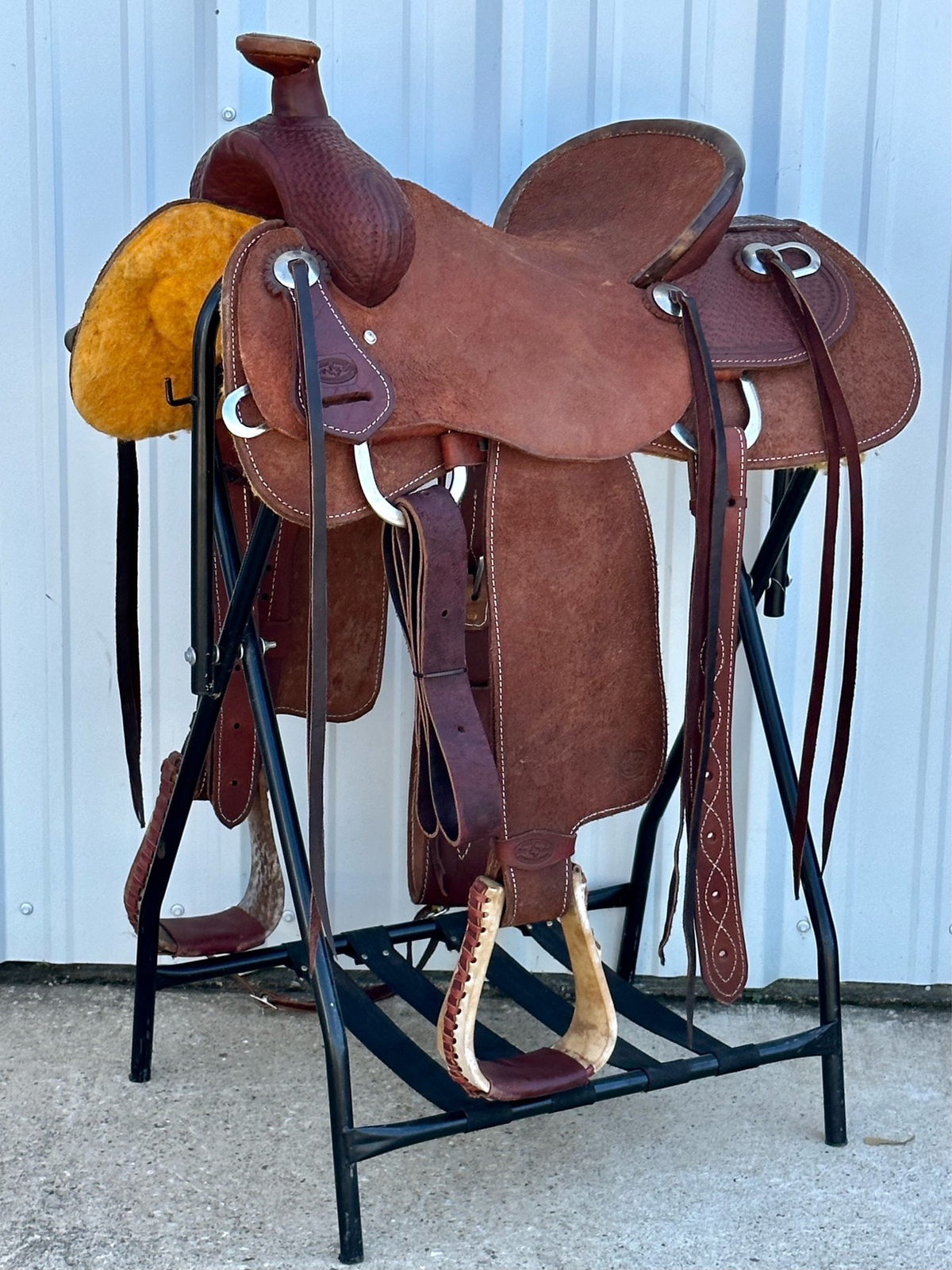Heart O Texas Mule Saddle with s 15 1/2- inch Rough Out Seat